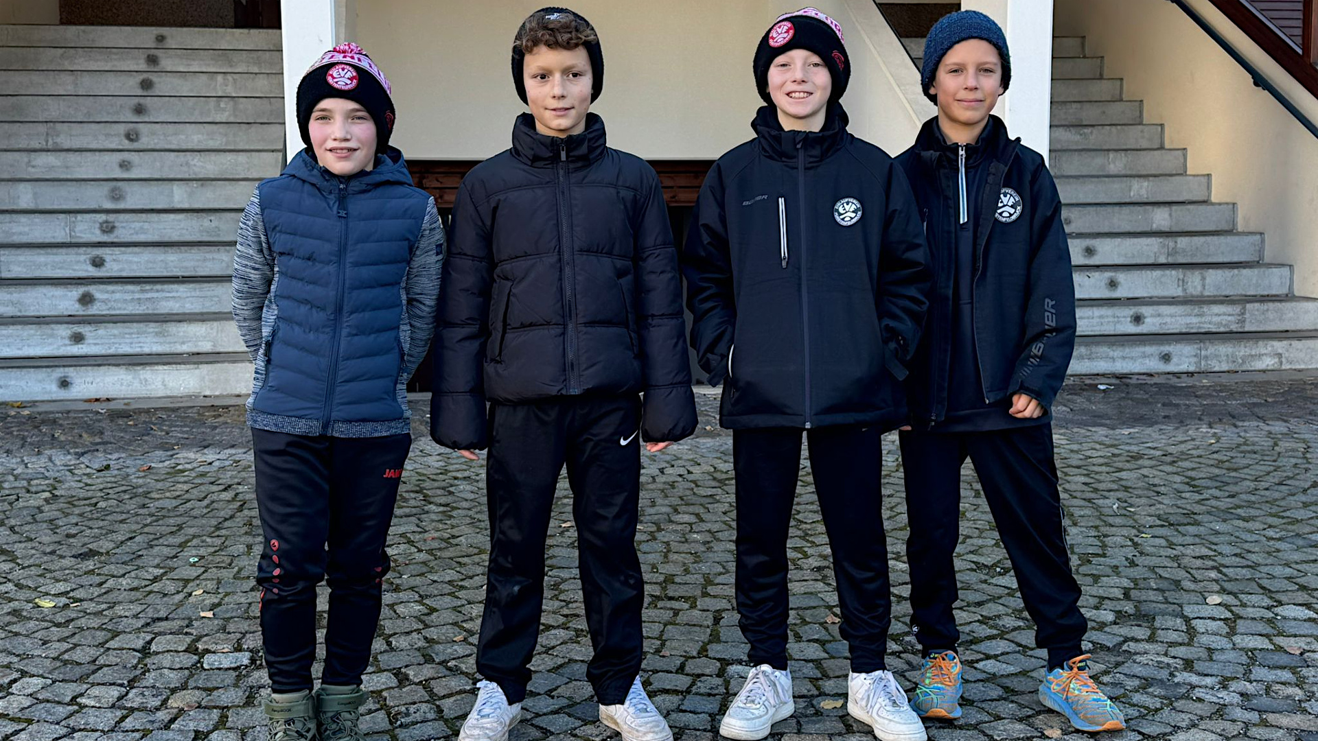 EVF-Talente am Bundesleistungszentrum in Füssen: Torwart Alexander Wirthmüller sowie die Spieler Samuel Bezold, Jakob Haupt und Vincent Bodendörfer