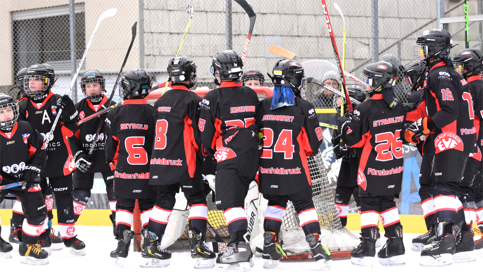 Am 01. Februar 2025 empfing die U11 des EVF den ERC Ingolstadt im Eisstadion der Amperoase.
