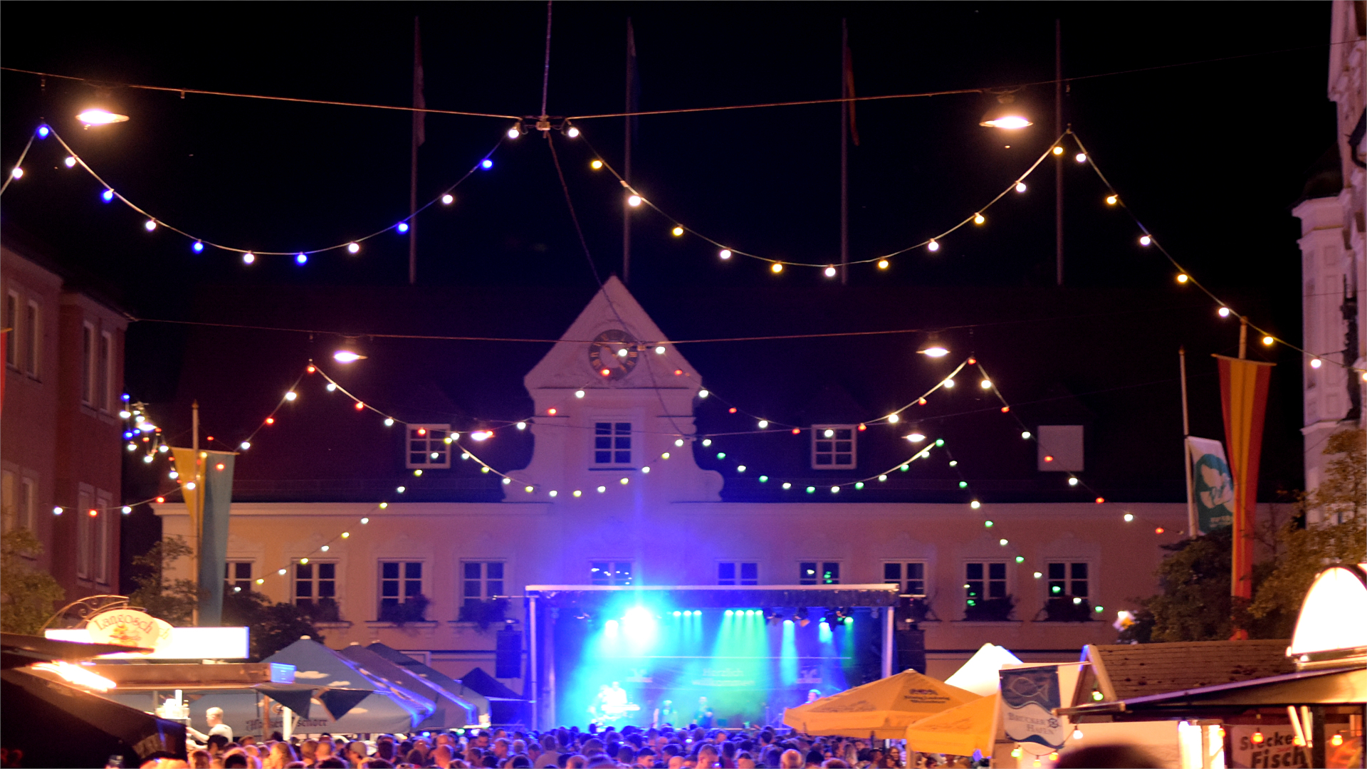 Alstadtfest: Die Bühne vor dem Rathaus in Fürstenfeldbruck (Archivbild)
