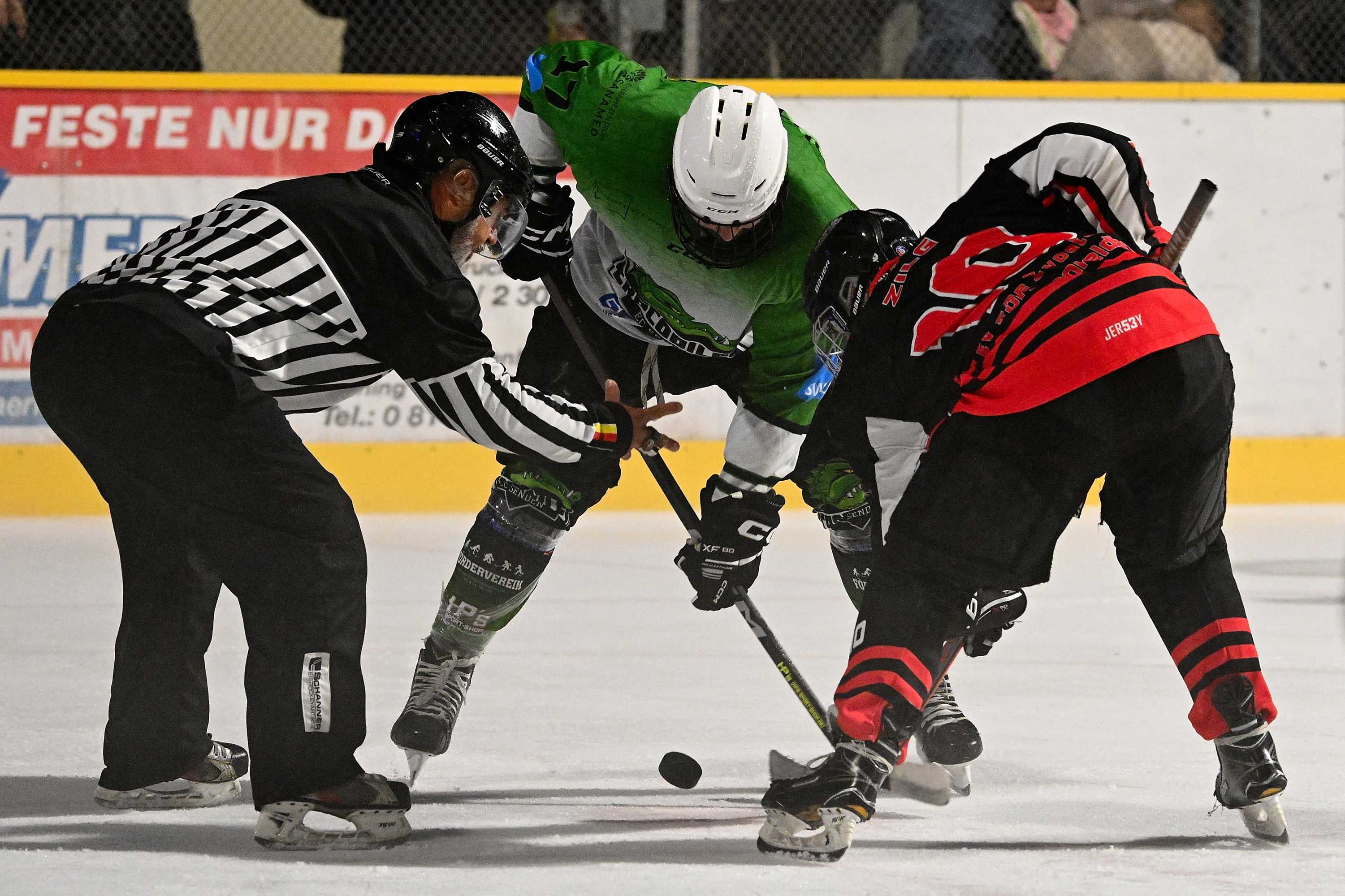 Bully mit Lennart Zilg gegen EC Senden (Foto Manfred Höfler)
