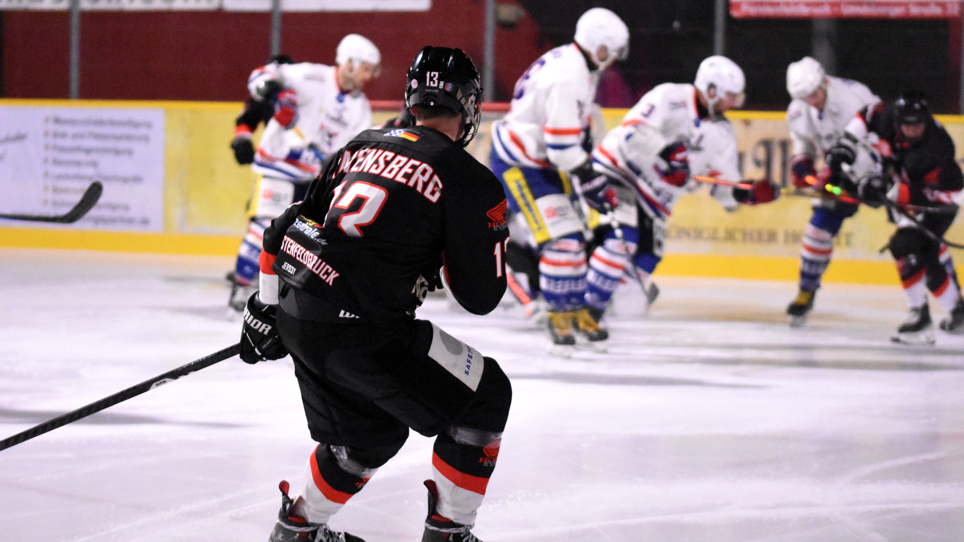 Am 28.11.2025 war der EV Pfronten bereits einmal zu Gast im Eisstadion der Amperoase.