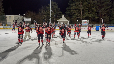 So sehen Sieger aus nach dem Spiel gegen den EV Berchtesgaden