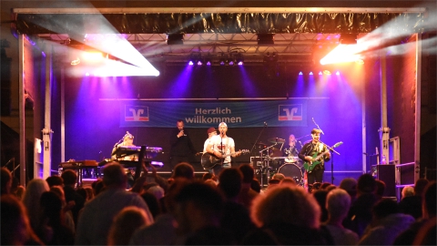 Perfekts Wetter hatten Nachtstark in FFB beim Brucker Altstadfest 2025.