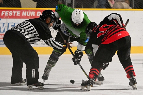 Bully mit Lennart Zilg gegen EC Senden (Foto Manfred Höfler)