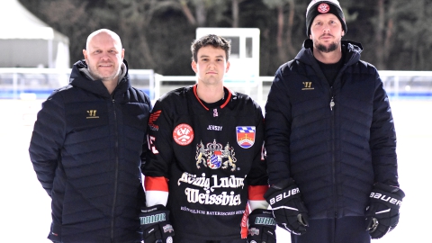 EVF-Neuzugang Benedikt Bürgelt zwischen Manuel Vilgertshofer (l.) und Philipp Steidle (r.)